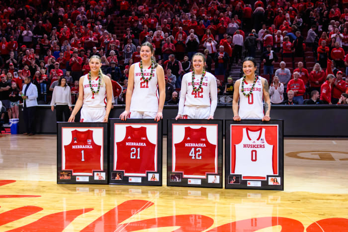 22_seniors_WBBvsMinnesota0224